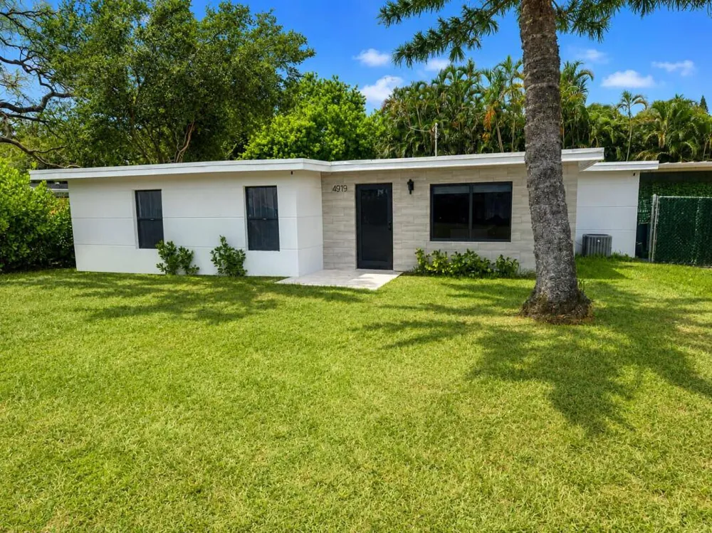 4919 SW 28th Avenue Fort Lauderdale, FL 33312