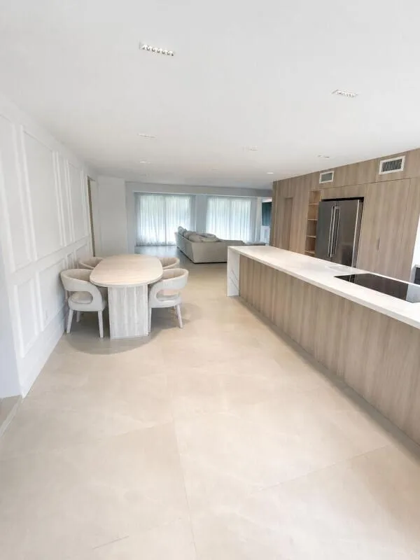 4919 SW 28th Avenue Fort Lauderdale, FL 33312