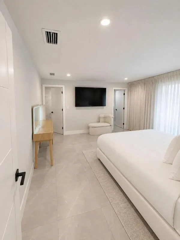 4919 SW 28th Avenue Fort Lauderdale, FL 33312