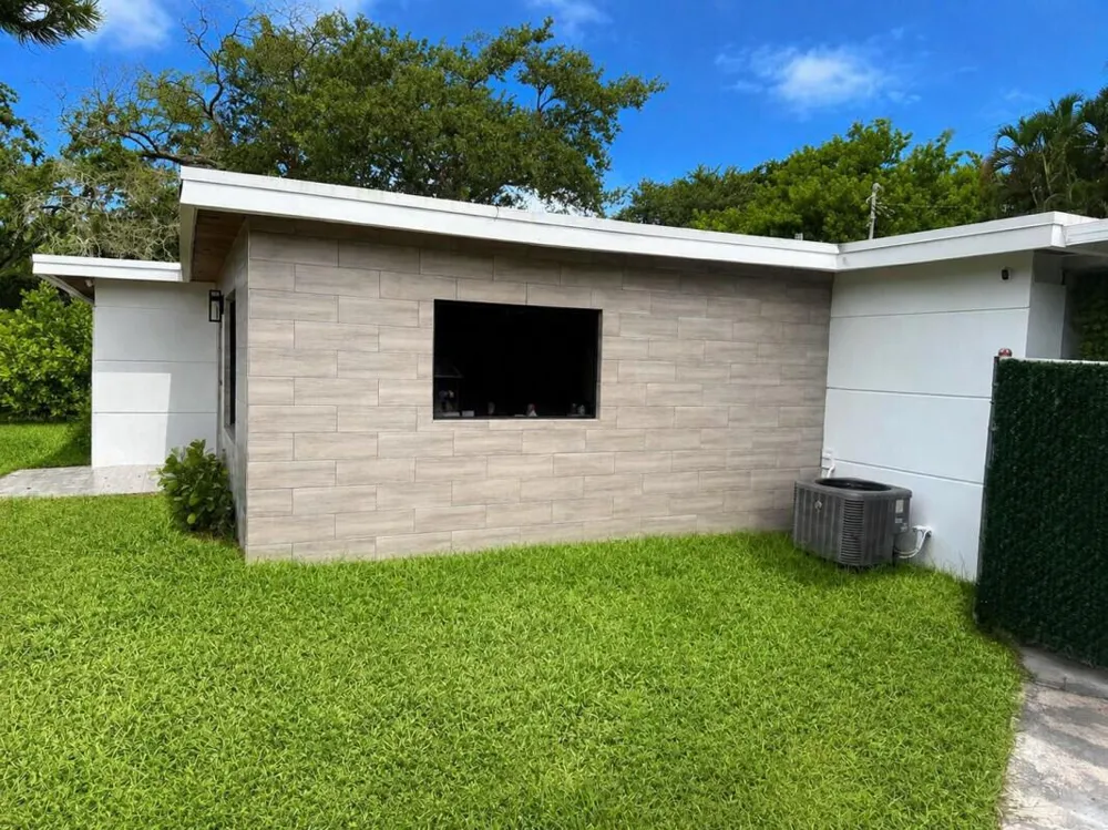 4919 SW 28th Avenue Fort Lauderdale, FL 33312