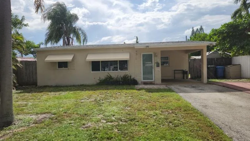 5811 NE 6TH AVENUE Oakland Park, FL 33334
