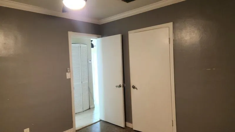 5811 NE 6TH AVENUE Oakland Park, FL 33334