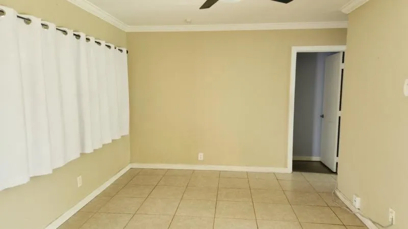 5811 NE 6TH AVENUE Oakland Park, FL 33334