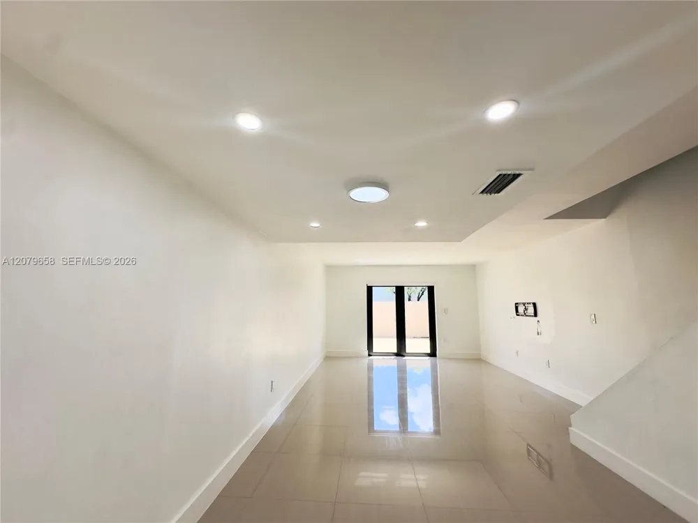 8010 SW 152nd Ave #211 Miami, FL 33193
