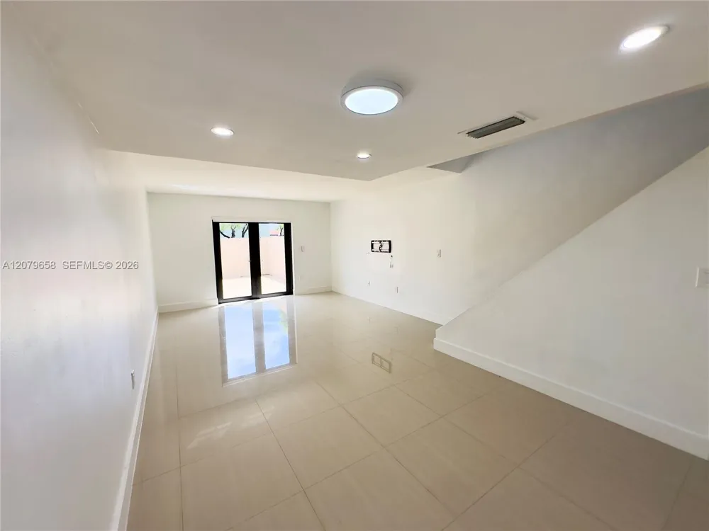 8010 SW 152nd Ave #211 Miami, FL 33193