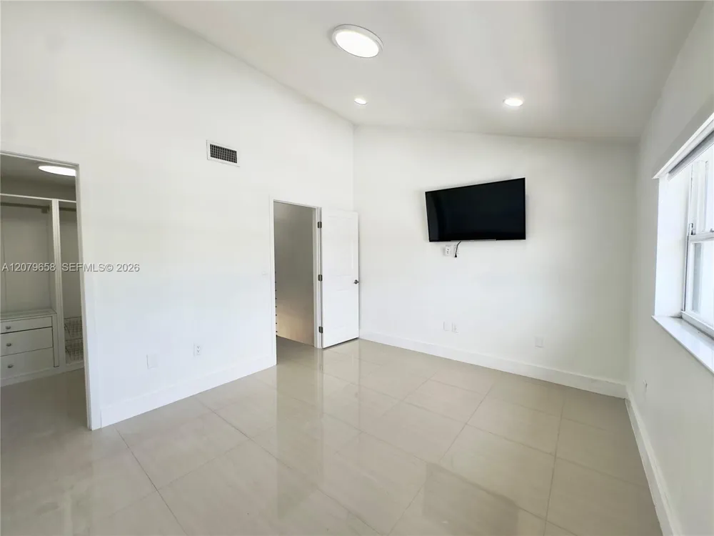 8010 SW 152nd Ave #211 Miami, FL 33193