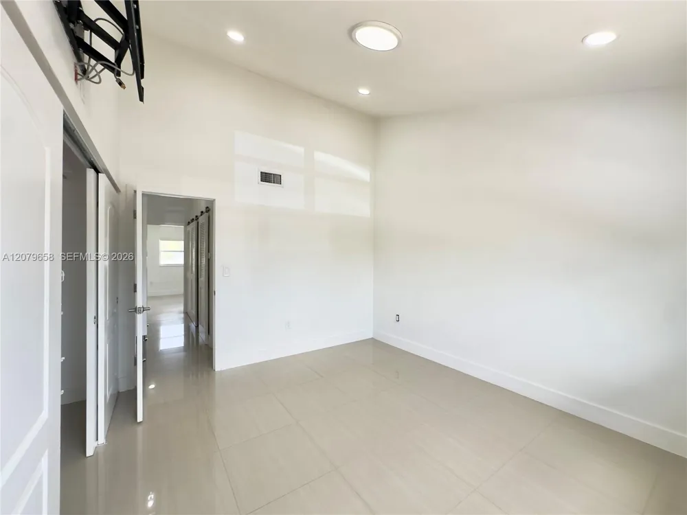 8010 SW 152nd Ave #211 Miami, FL 33193