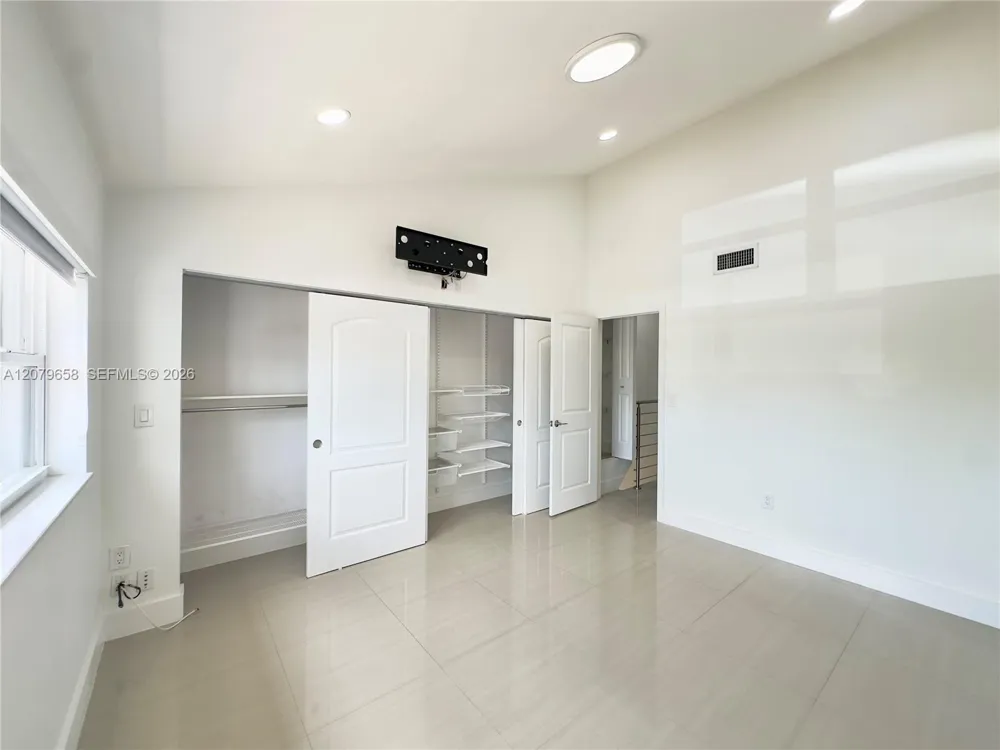 8010 SW 152nd Ave #211 Miami, FL 33193