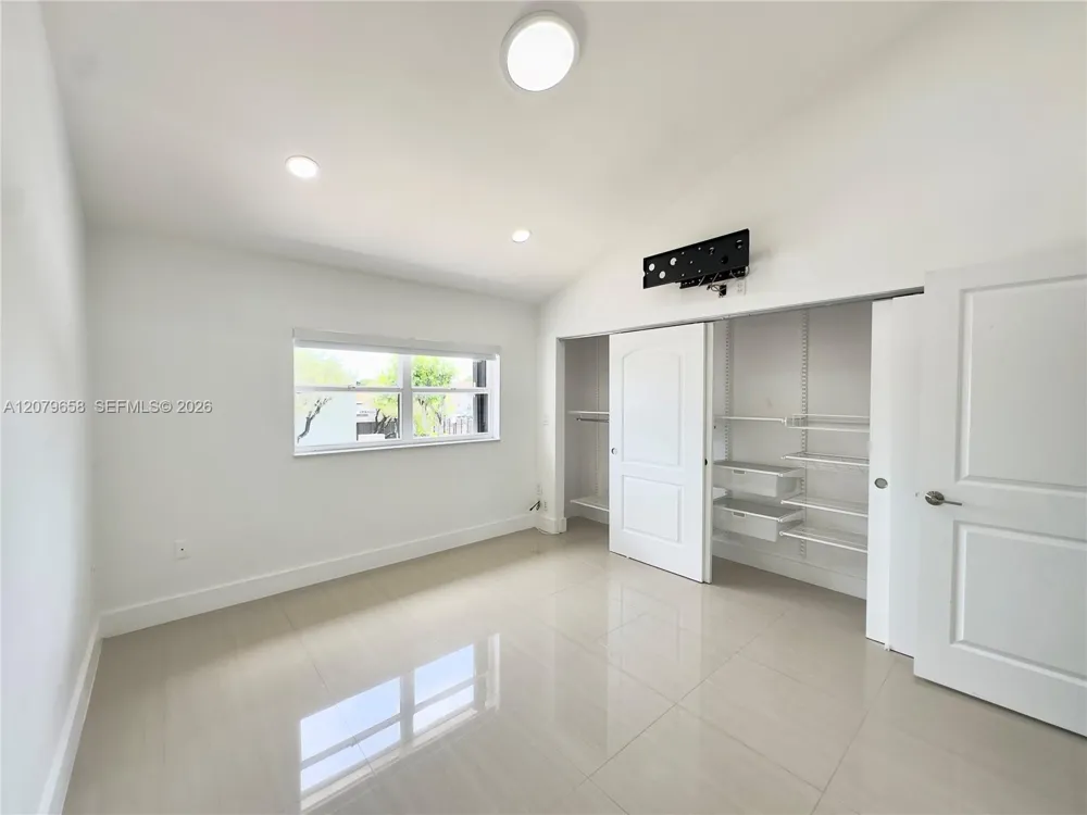 8010 SW 152nd Ave #211 Miami, FL 33193