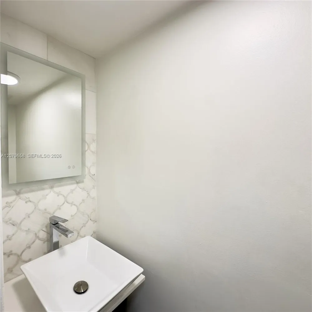 8010 SW 152nd Ave #211 Miami, FL 33193
