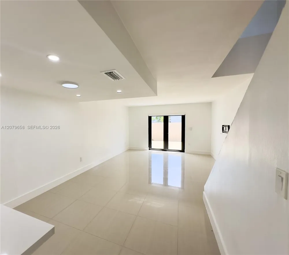 8010 SW 152nd Ave #211 Miami, FL 33193