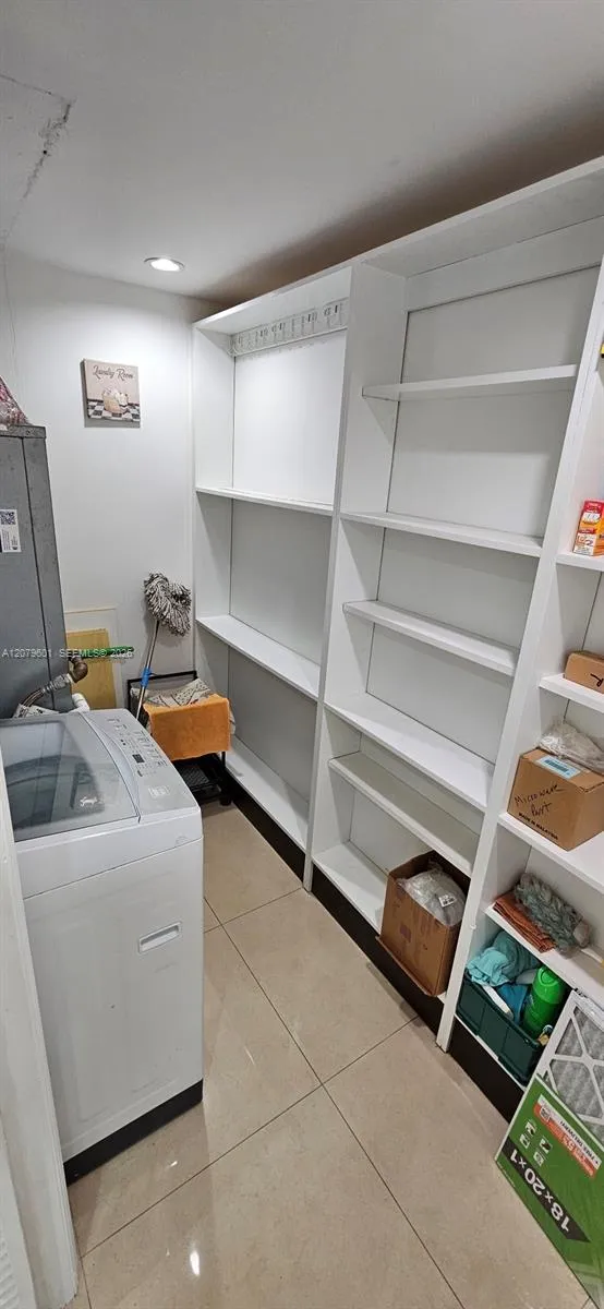 18051 Biscayne Blvd #1501 Aventura, FL 33160