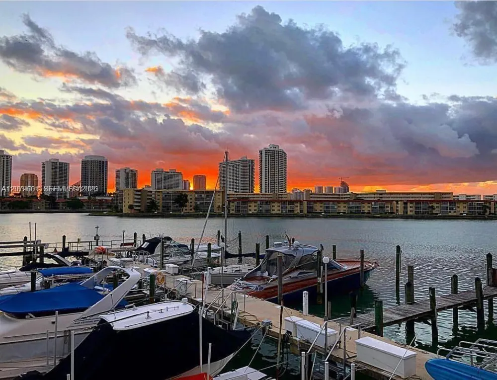 18051 Biscayne Blvd #1501 Aventura, FL 33160