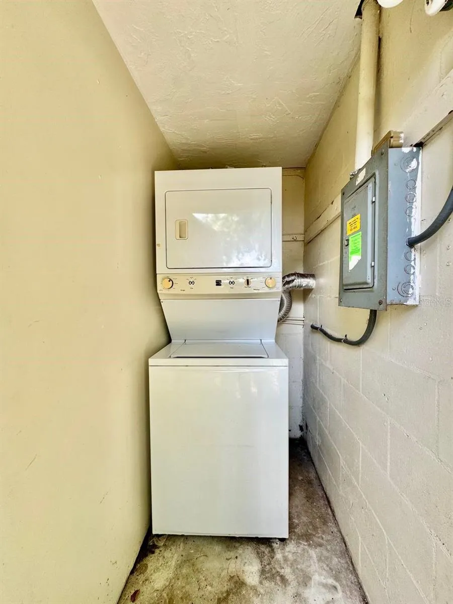 865 TROTTER ROAD Largo, FL 33770