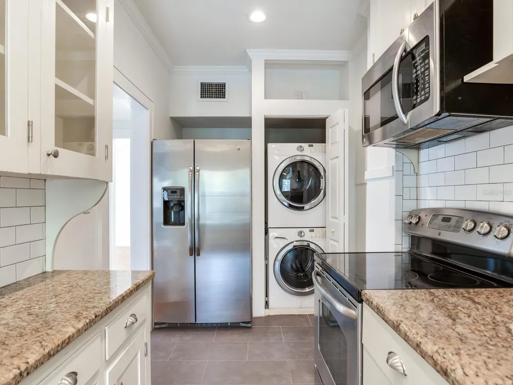 2114 W DEKLE AVENUE #4 Tampa, FL 33606