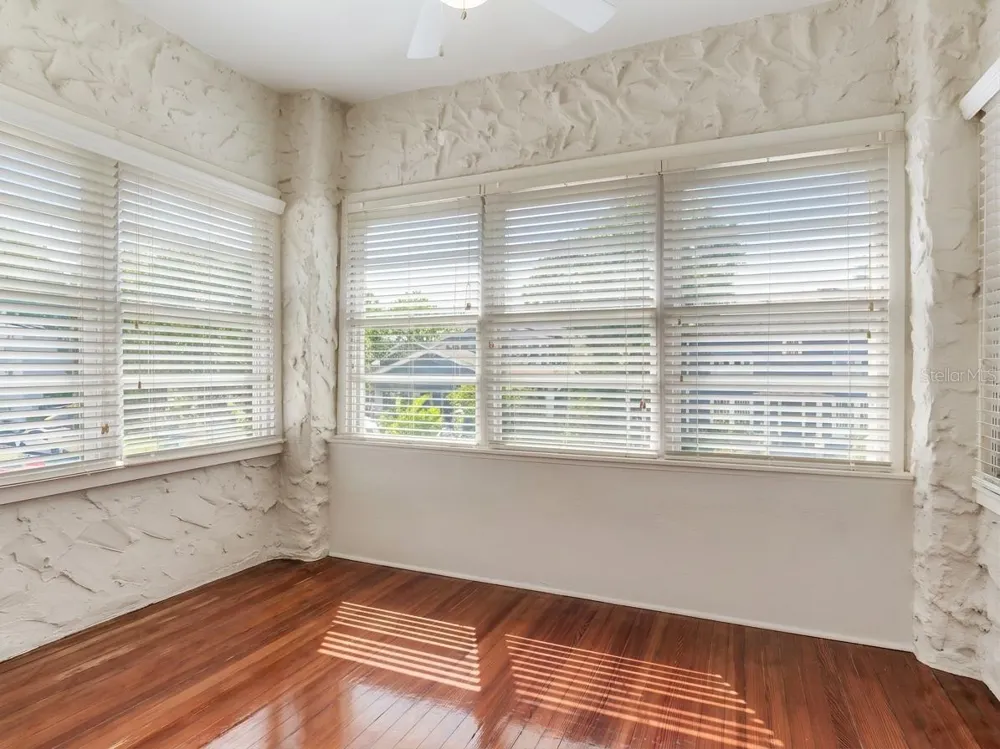 2114 W DEKLE AVENUE #4 Tampa, FL 33606