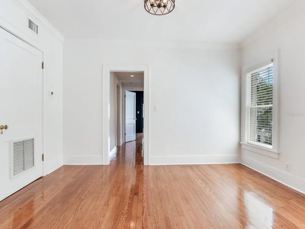 2114 W DEKLE AVENUE #4 Tampa, FL 33606