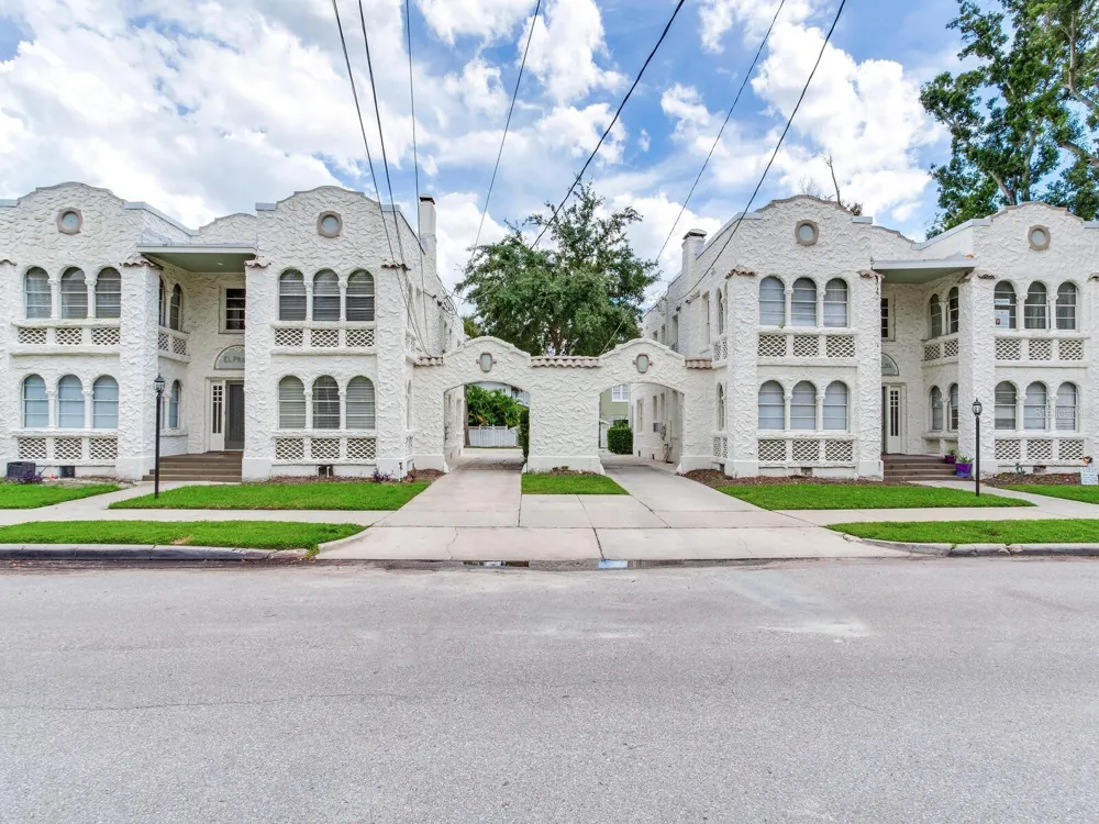 2114 W DEKLE AVENUE #4 Tampa, FL 33606