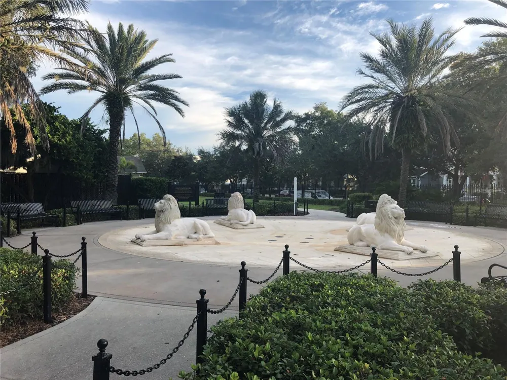 2114 W DEKLE AVENUE #4 Tampa, FL 33606