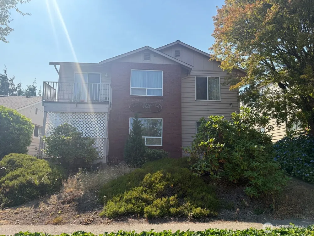 3208 Rockefeller Avenue #A Everett, WA 98201