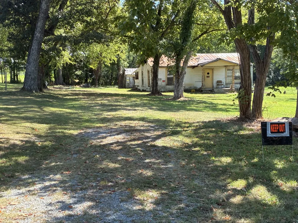 8 Johnson School Rd Fayetteville, TN 37334