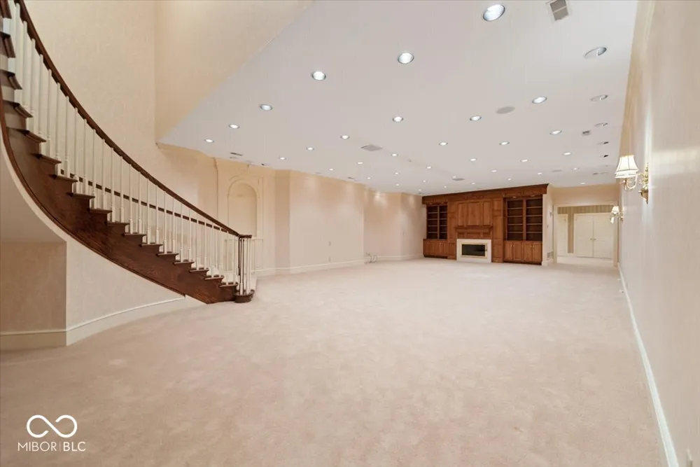709 S Wynnwood Lane Bloomington, IN 47401