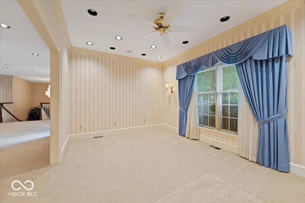 709 S Wynnwood Lane Bloomington, IN 47401