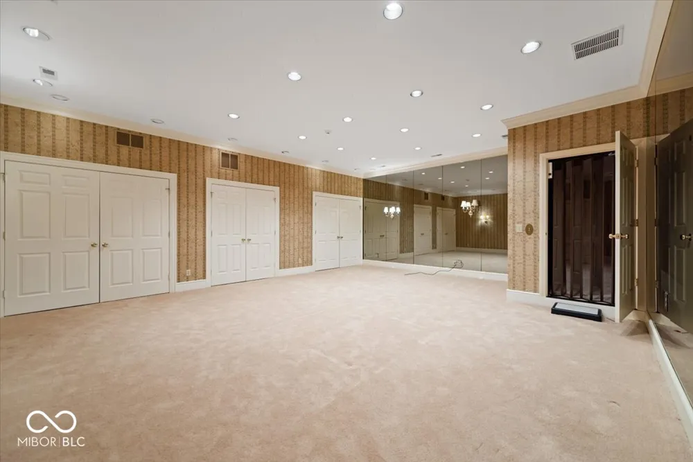 709 S Wynnwood Lane Bloomington, IN 47401