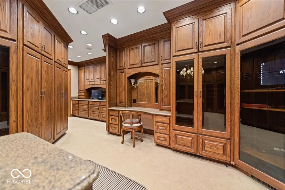 709 S Wynnwood Lane Bloomington, IN 47401