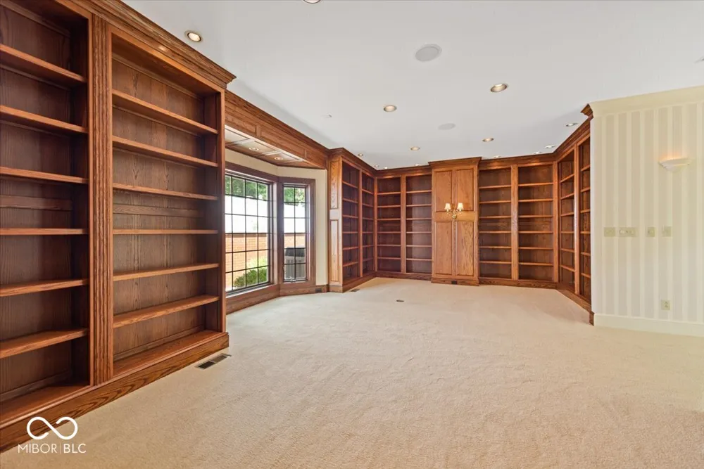 709 S Wynnwood Lane Bloomington, IN 47401