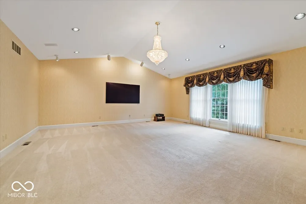 709 S Wynnwood Lane Bloomington, IN 47401