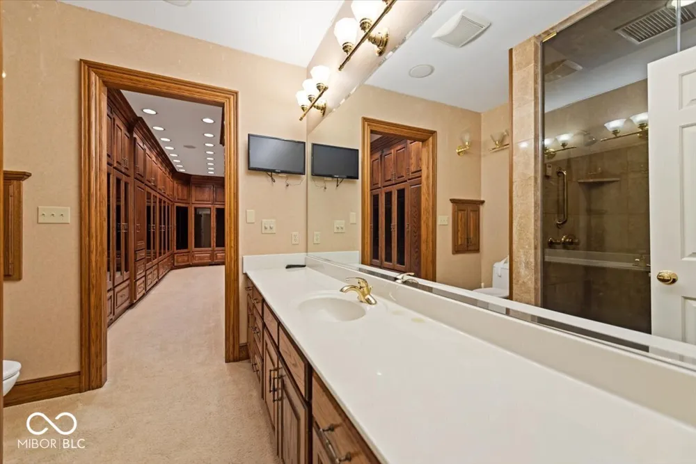 709 S Wynnwood Lane Bloomington, IN 47401