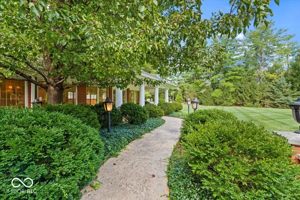 709 S Wynnwood Lane Bloomington, IN 47401