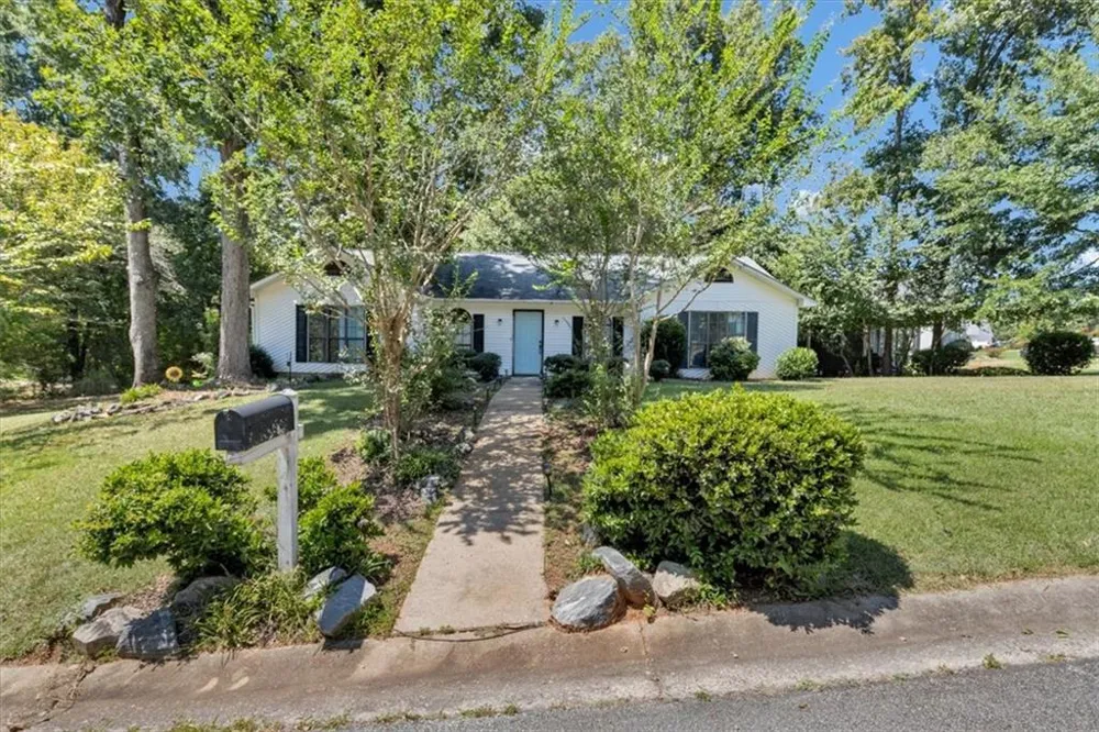 226 Wesleyan Circle Macon, GA 31210