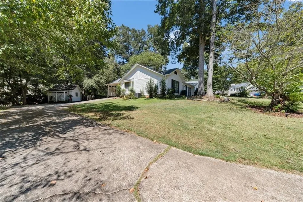 226 Wesleyan Circle Macon, GA 31210