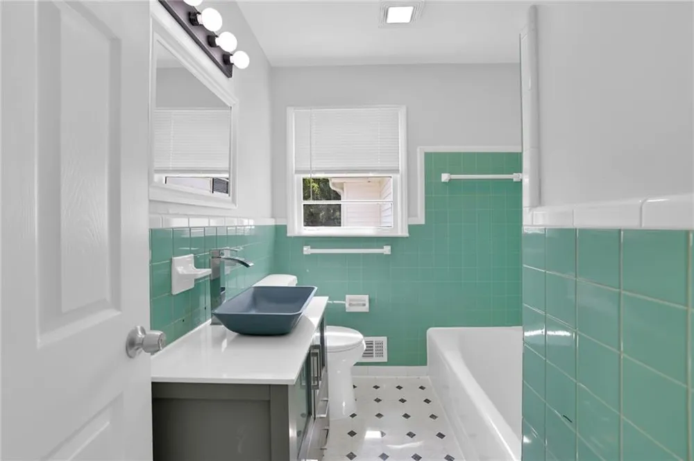 1655 Lucelle Avenue Stone Mountain, GA 30087