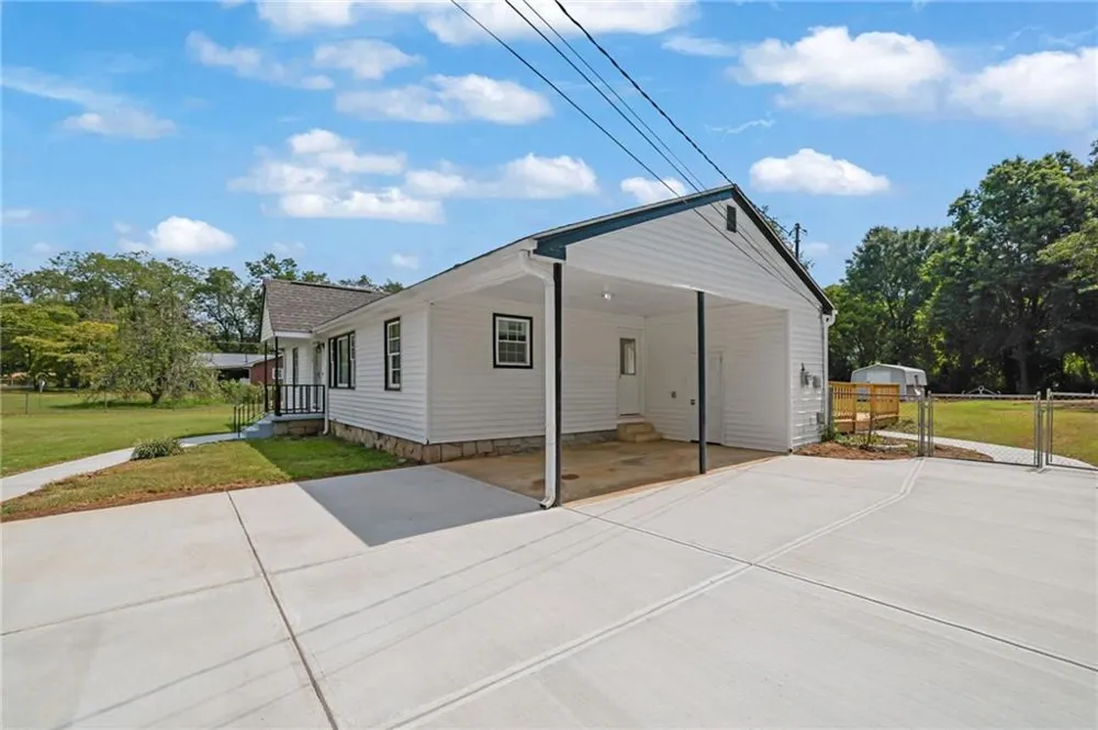 1655 Lucelle Avenue Stone Mountain, GA 30087