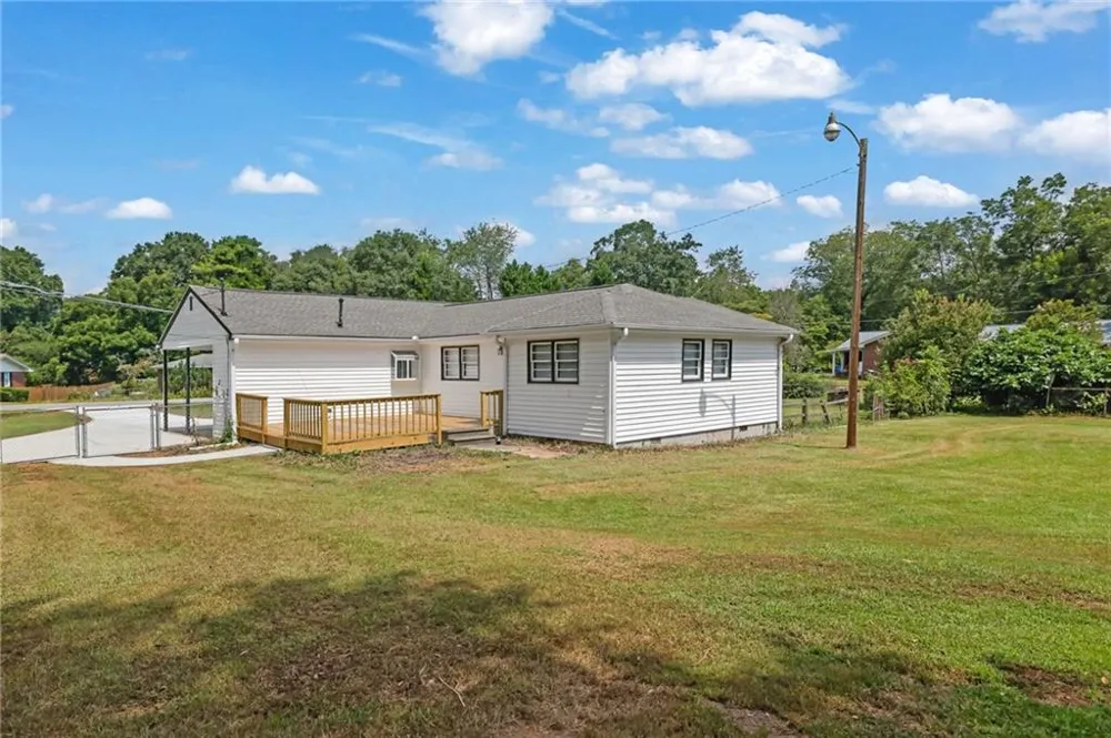 1655 Lucelle Avenue Stone Mountain, GA 30087