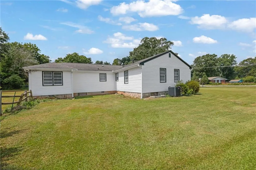 1655 Lucelle Avenue Stone Mountain, GA 30087