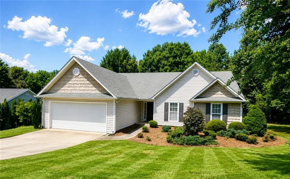 8790 Baycreek Lane Gainesville, GA 30506
