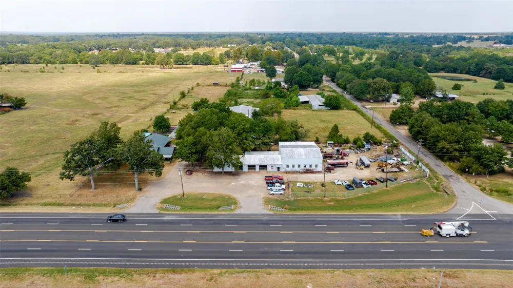 4687 E Highway 82 Paris, TX 75462