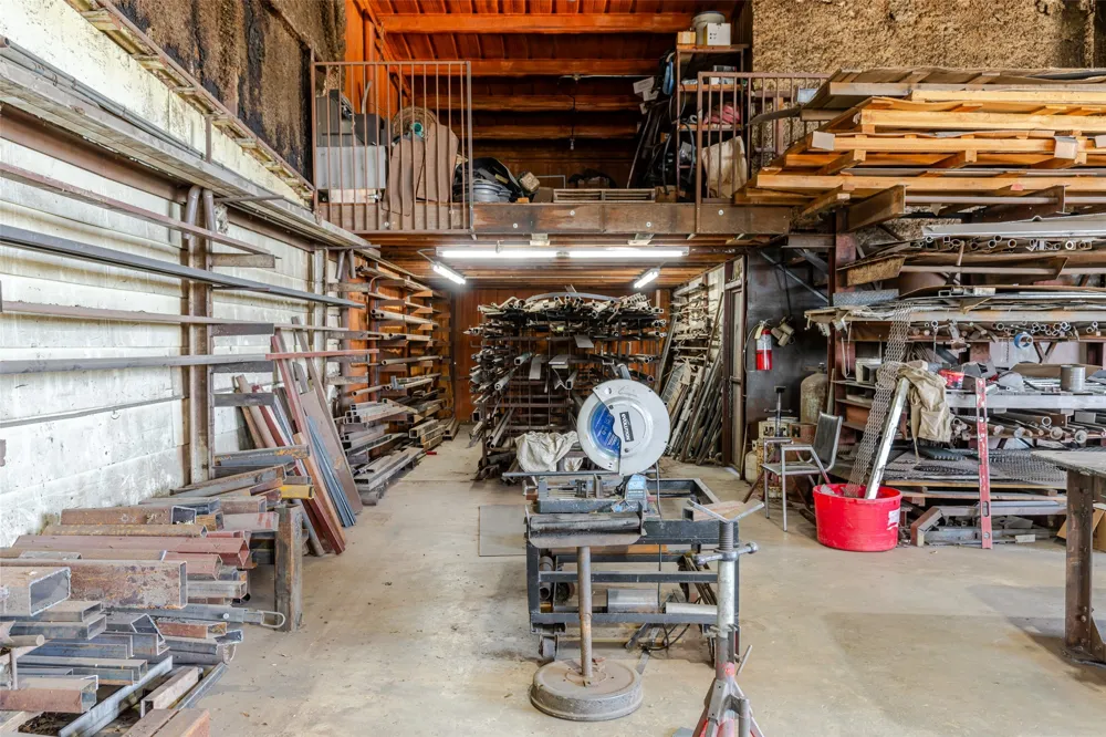 4687 E Highway 82 Paris, TX 75462