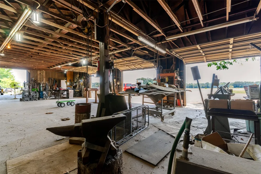 4687 E Highway 82 Paris, TX 75462