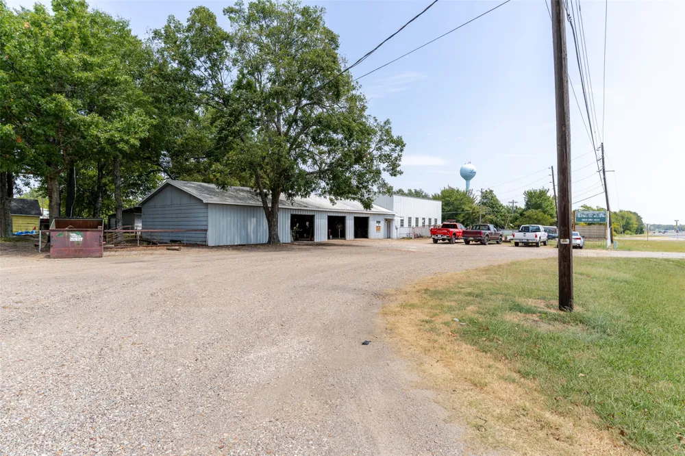 4687 E Highway 82 Paris, TX 75462