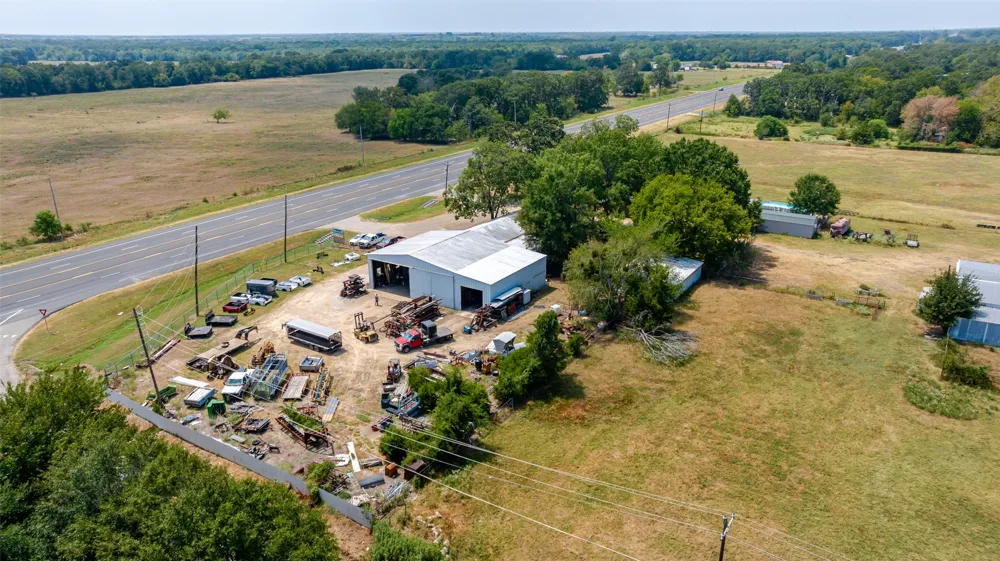 4687 E Highway 82 Paris, TX 75462