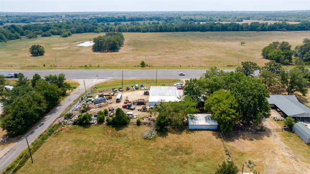 4687 E Highway 82 Paris, TX 75462