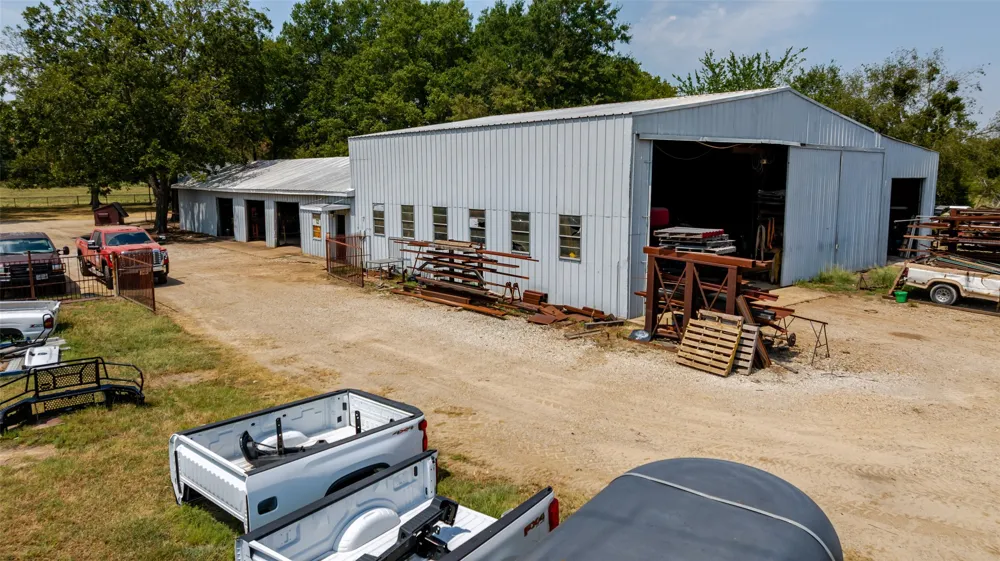 4687 E Highway 82 Paris, TX 75462