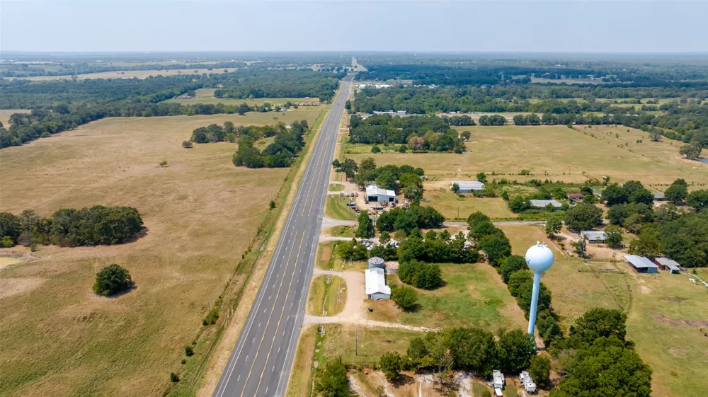 4687 E Highway 82 Paris, TX 75462