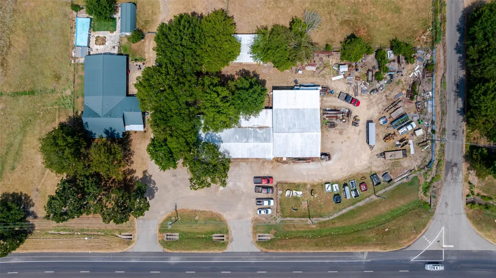 4687 E Highway 82 Paris, TX 75462