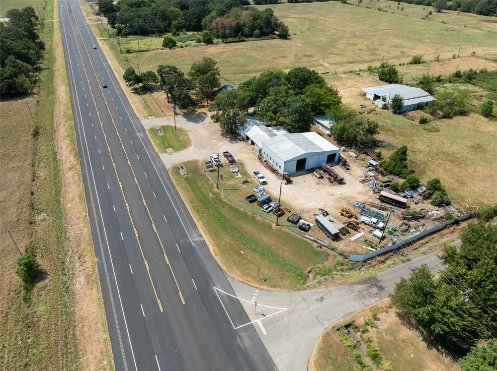 4687 E Highway 82 Paris, TX 75462